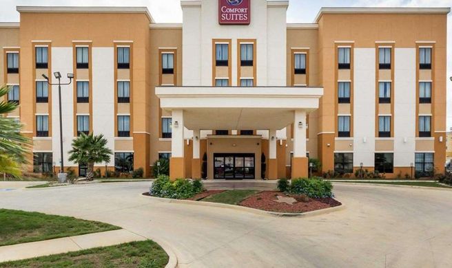Comfort Suites Exterior