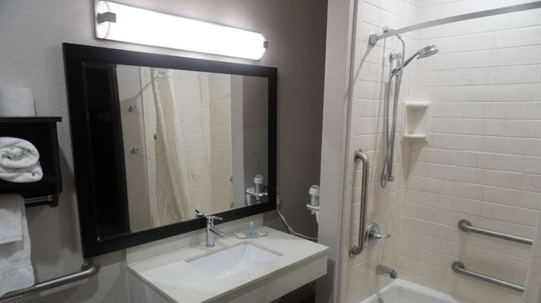 <b>MainStay Suites, Odessa Room</b>. Images powered by <a href="https://iceportal.shijigroup.com/" title="IcePortal" target="_blank">IcePortal</a>.