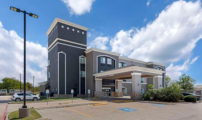 Quality Inn and Suites Groesbeck North Exterior