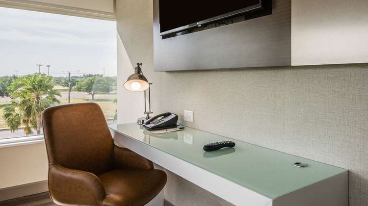Cambria Hotel McAllen Convention Center Suite