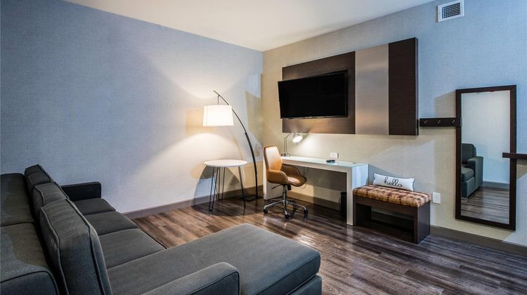 Cambria Hotel McAllen Convention Center Suite
