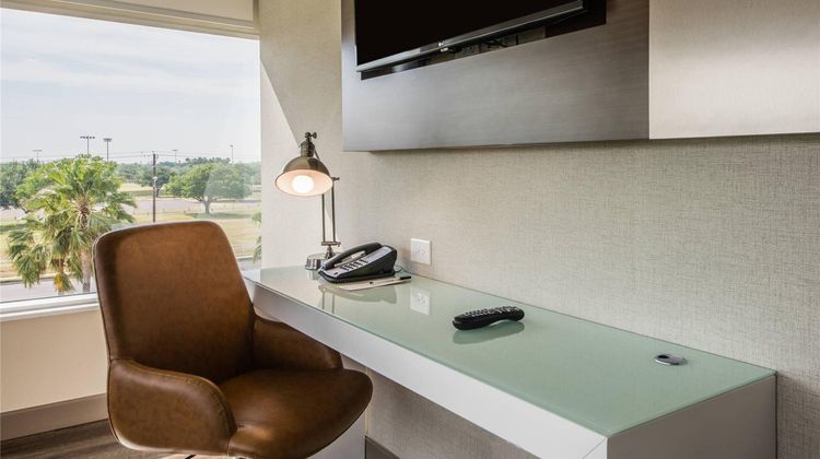 Cambria Hotel McAllen Convention Center Suite