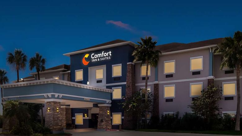 <b>Comfort Inn & Suites Exterior</b>. Images powered by <a href="https://iceportal.shijigroup.com/" title="IcePortal" target="_blank">IcePortal</a>.