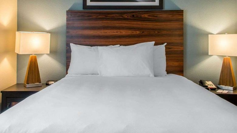 <b>MainStay Suites Cotulla Suite</b>. Images powered by <a href="https://iceportal.shijigroup.com/" title="IcePortal" target="_blank">IcePortal</a>.