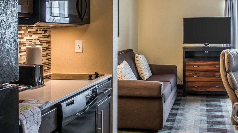 <b>MainStay Suites Cotulla Suite</b>. Images powered by <a href="https://iceportal.shijigroup.com/" title="IcePortal" target="_blank">IcePortal</a>.