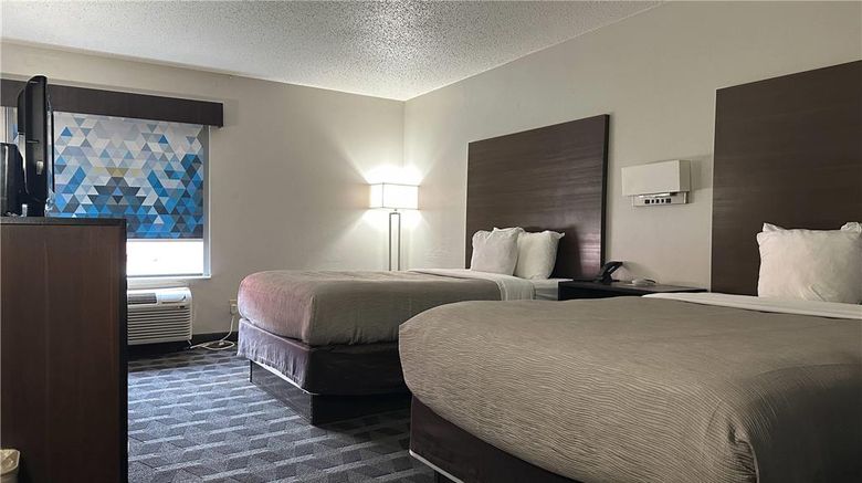 <b>Quality Inn Room</b>. Images powered by <a href="https://iceportal.shijigroup.com/" title="IcePortal" target="_blank">IcePortal</a>.