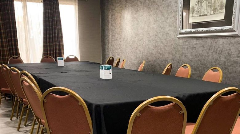 <b>Quality Inn Meeting</b>. Images powered by <a href="https://iceportal.shijigroup.com/" title="IcePortal" target="_blank">IcePortal</a>.