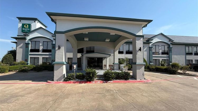 Quality Inn Exterior