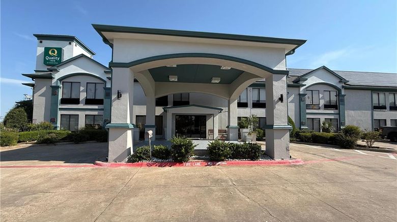 <b>Quality Inn Exterior</b>. Images powered by <a href="https://iceportal.shijigroup.com/" title="IcePortal" target="_blank">IcePortal</a>.