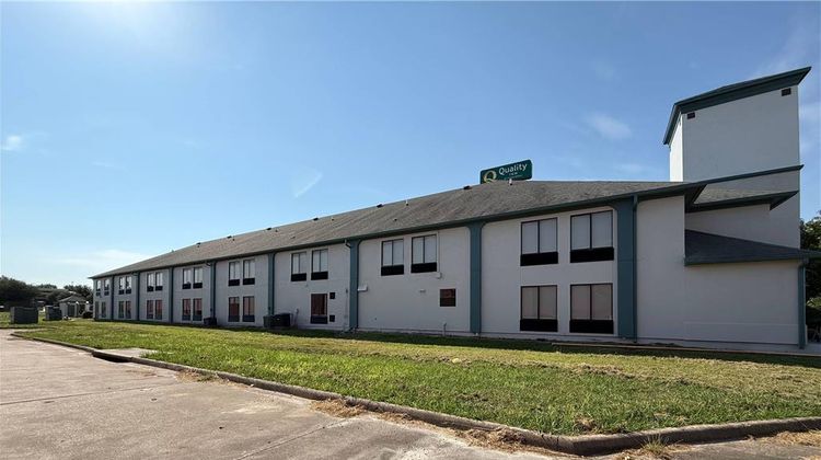 Quality Inn Exterior
