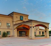 Quality Inn Glen Rose Exterior