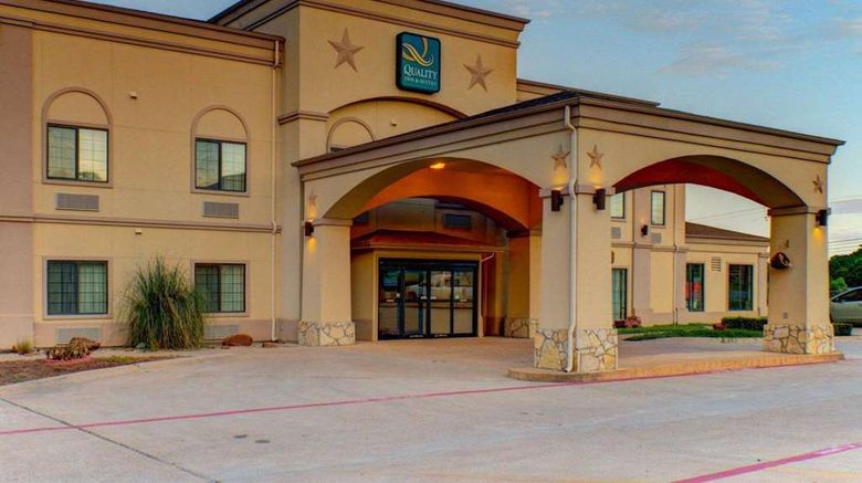 <b>Quality Inn Glen Rose Exterior</b>. Images powered by <a href="https://iceportal.shijigroup.com/" title="IcePortal" target="_blank">IcePortal</a>.