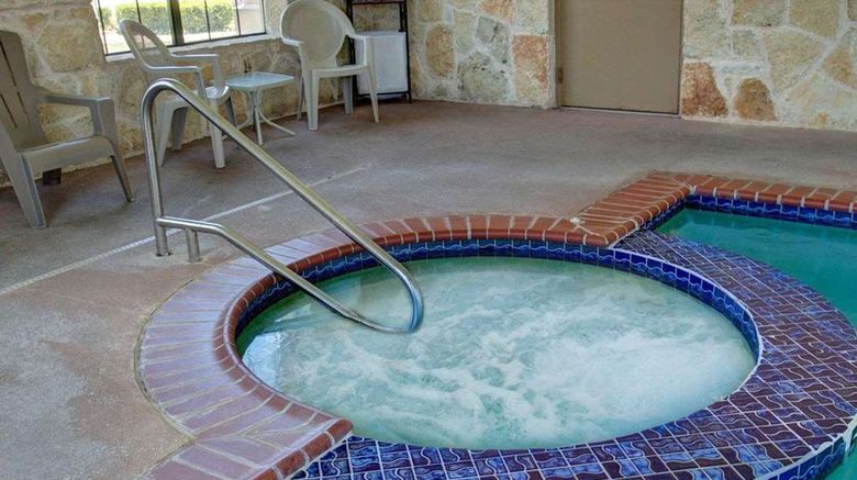 <b>Quality Inn Glen Rose Pool</b>. Images powered by <a href="https://iceportal.shijigroup.com/" title="IcePortal" target="_blank">IcePortal</a>.