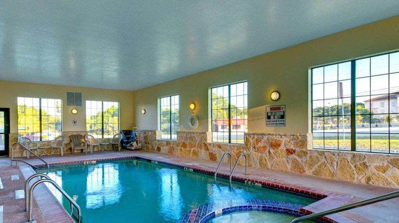 <b>Quality Inn Glen Rose Pool</b>. Images powered by <a href="https://iceportal.shijigroup.com/" title="IcePortal" target="_blank">IcePortal</a>.