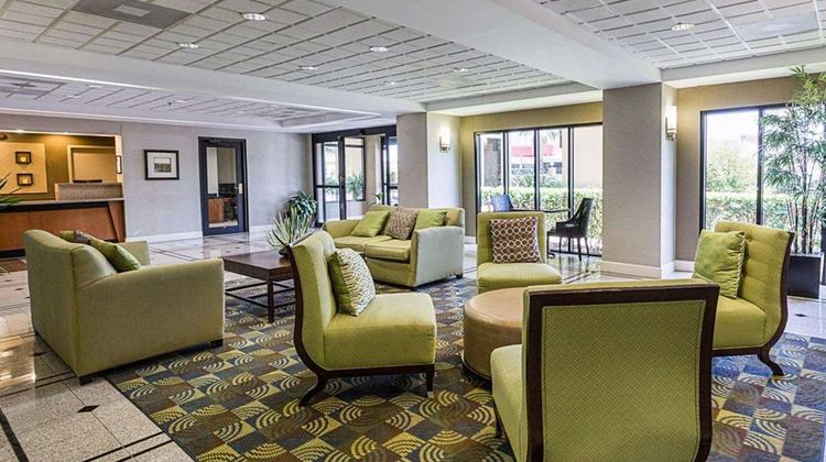 Comfort Inn & Suites Lobby