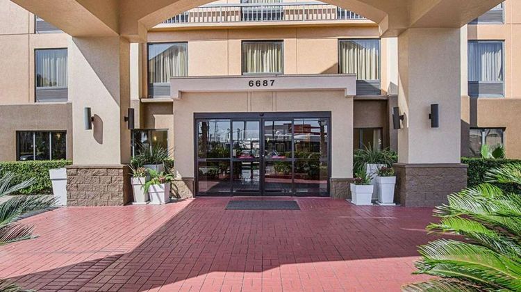 Comfort Inn & Suites Exterior