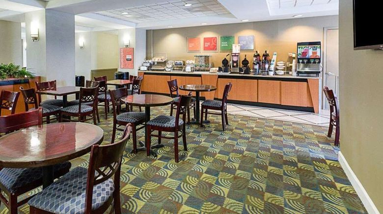 <b>Comfort Inn & Suites Restaurant</b>. Images powered by <a href="https://iceportal.shijigroup.com/" title="IcePortal" target="_blank">IcePortal</a>.