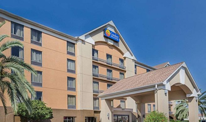 Comfort Inn & Suites Exterior