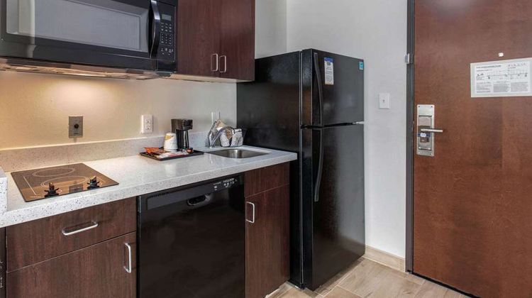 MainStay Suites Big Spring Suite