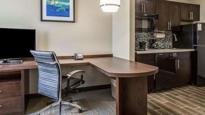 <b>MainStay Suites Suite</b>. Images powered by <a href="https://iceportal.shijigroup.com/" title="IcePortal" target="_blank">IcePortal</a>.