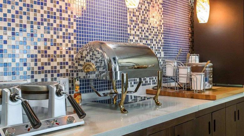 <b>MainStay Suites Restaurant</b>. Images powered by <a href="https://iceportal.shijigroup.com/" title="IcePortal" target="_blank">IcePortal</a>.
