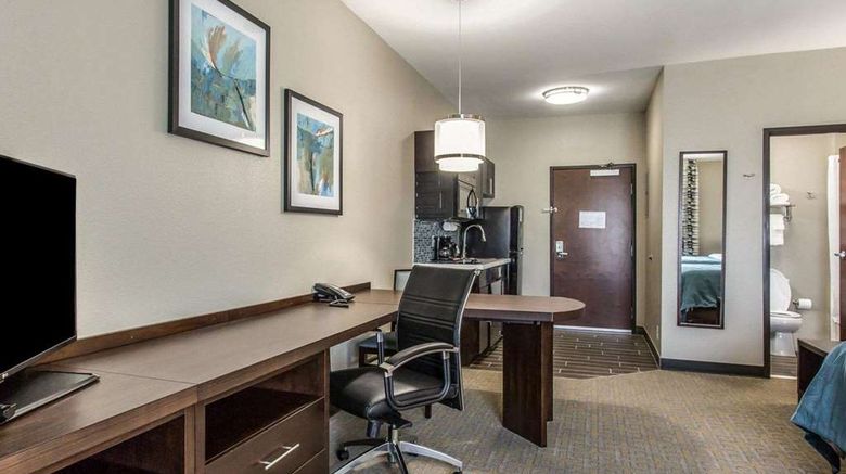 <b>MainStay Suites Suite</b>. Images powered by <a href="https://iceportal.shijigroup.com/" title="IcePortal" target="_blank">IcePortal</a>.