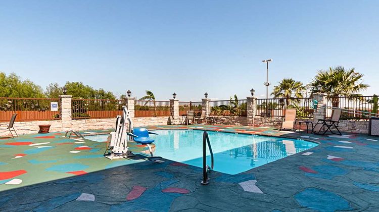 Quality Inn and Suites Buda Pool