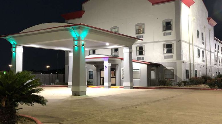 <b>Suburban Studios Exterior</b>. Images powered by <a href="https://iceportal.shijigroup.com/" title="IcePortal" target="_blank">IcePortal</a>.