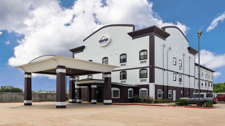 <b>Suburban Studios Exterior</b>. Images powered by <a href="https://iceportal.shijigroup.com/" title="IcePortal" target="_blank">IcePortal</a>.