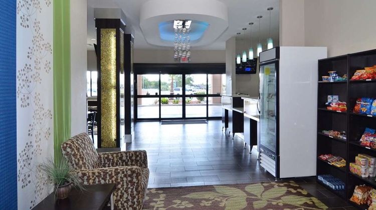 Quality Inn & Suites, Kenedy Lobby