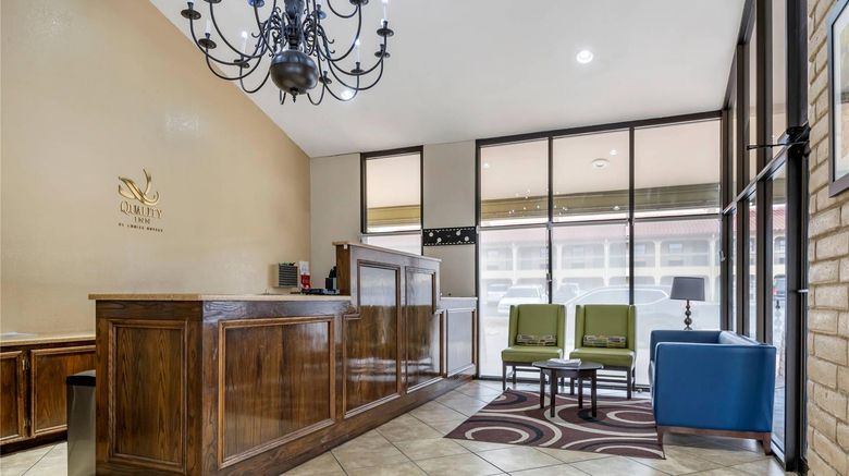<b>Quality Inn, San Angelo Lobby</b>. Images powered by <a href="https://iceportal.shijigroup.com/" title="IcePortal" target="_blank">IcePortal</a>.