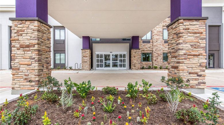 <b>Sleep Inn Dallas Exterior</b>. Images powered by <a href="https://iceportal.shijigroup.com/" title="IcePortal" target="_blank">IcePortal</a>.