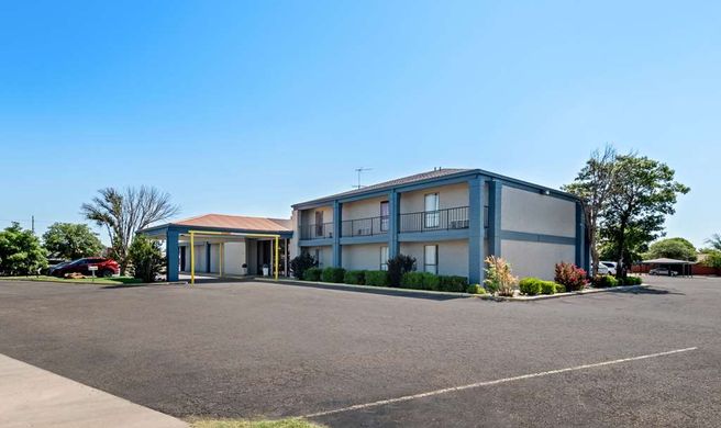 Quality Inn Plainview Exterior