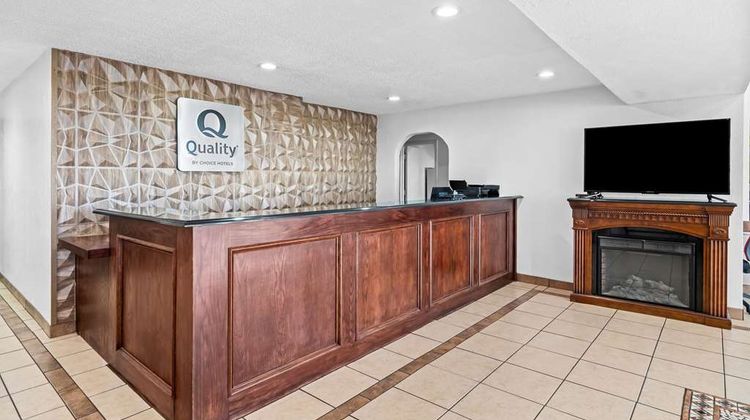 Quality Inn Plainview Lobby