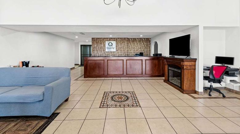 <b>Quality Inn Plainview Lobby</b>. Images powered by <a href="https://iceportal.shijigroup.com/" title="IcePortal" target="_blank">IcePortal</a>.