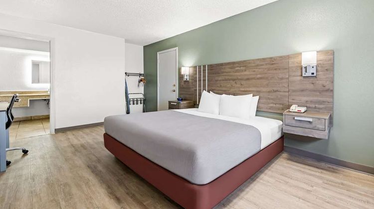 Quality Inn Plainview Room