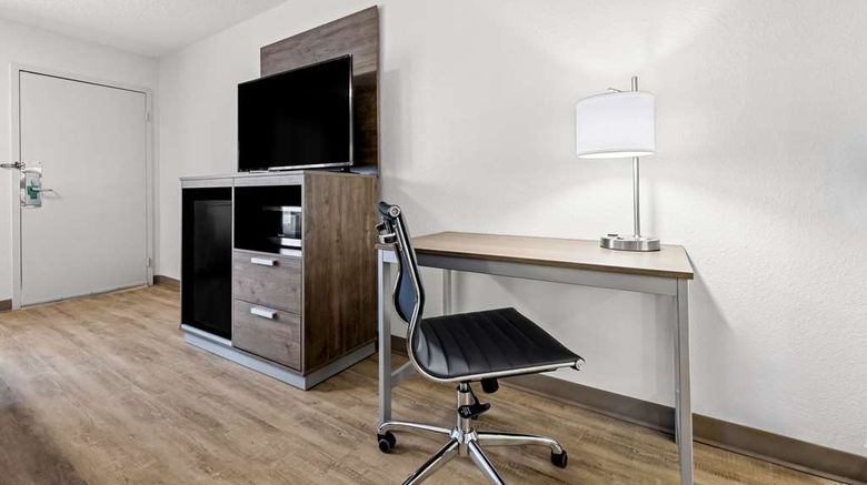 <b>Quality Inn Plainview Room</b>. Images powered by <a href="https://iceportal.shijigroup.com/" title="IcePortal" target="_blank">IcePortal</a>.