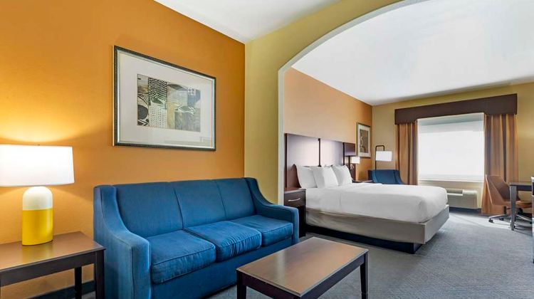 Comfort Inn and Suites Mexia Suite