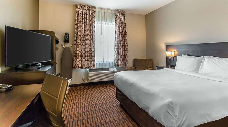 <b>Suburban Studios Midland I-20 Room</b>. Images powered by <a href="https://iceportal.shijigroup.com/" title="IcePortal" target="_blank">IcePortal</a>.