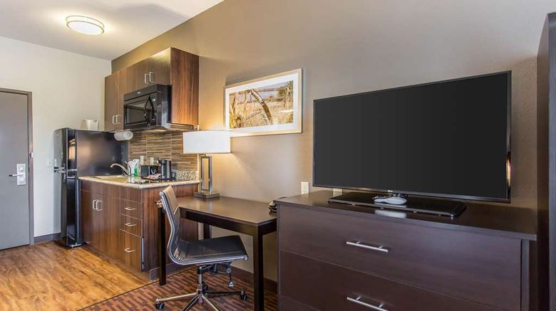 <b>Suburban Studios Midland I-20 Room</b>. Images powered by <a href="https://iceportal.shijigroup.com/" title="IcePortal" target="_blank">IcePortal</a>.