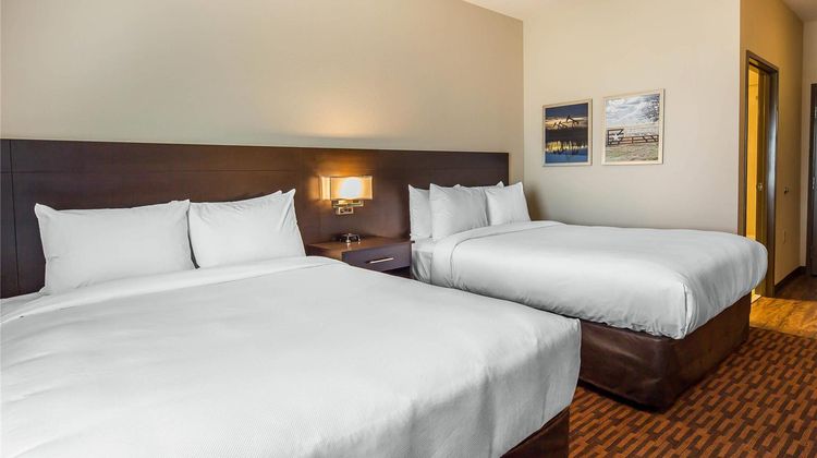 Suburban Studios Midland I-20 Room