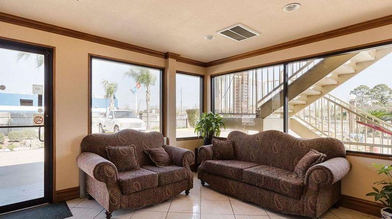 <b>Rodeway Inn, South Houston Lobby</b>. Images powered by <a href="https://iceportal.shijigroup.com/" title="IcePortal" target="_blank">IcePortal</a>.