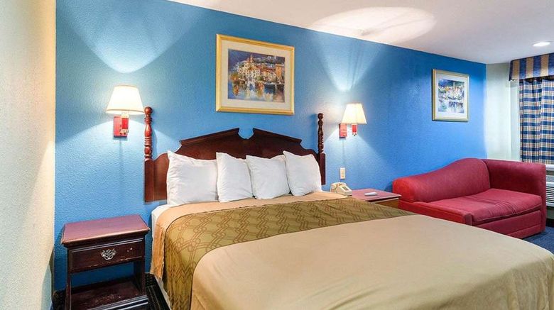 <b>Rodeway Inn, South Houston Room</b>. Images powered by <a href="https://iceportal.shijigroup.com/" title="IcePortal" target="_blank">IcePortal</a>.