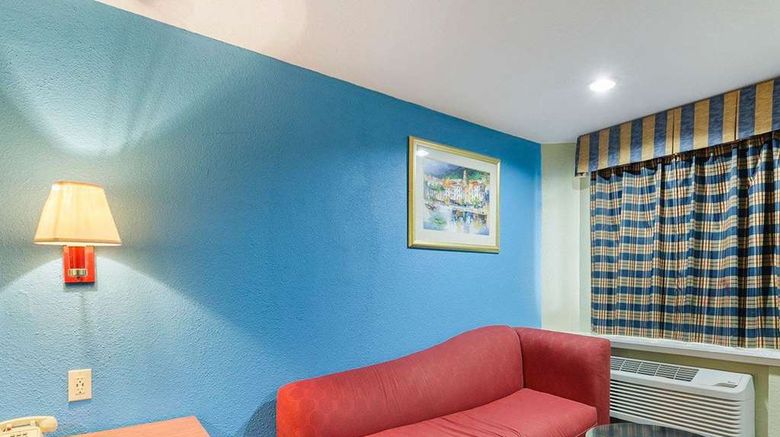 <b>Rodeway Inn, South Houston Room</b>. Images powered by <a href="https://iceportal.shijigroup.com/" title="IcePortal" target="_blank">IcePortal</a>.