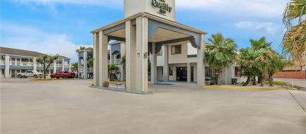 Quality Inn and Suites Rio Grande City Exterior