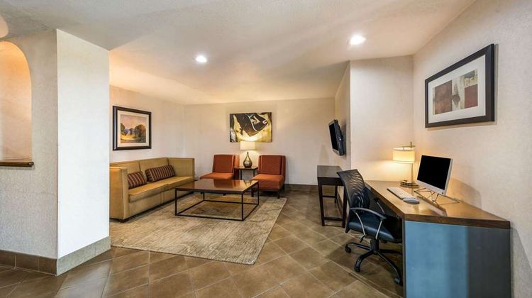 Quality Inn and Suites Garland Lobby