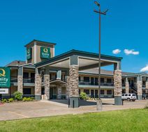 Quality Inn and Suites Garland Exterior
