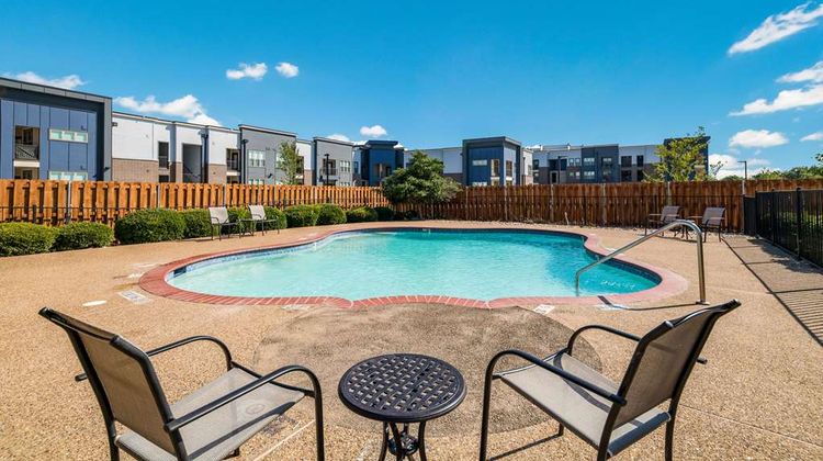 Quality Inn and Suites Garland Pool