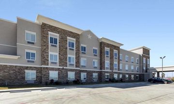 Quality Inn & Suites Victoria