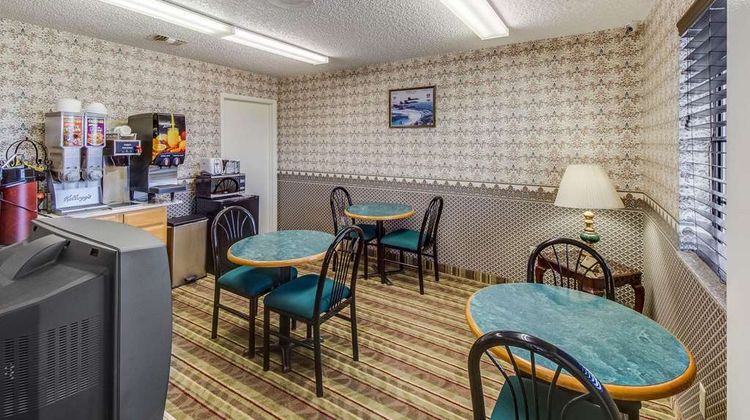 Econo Lodge Falfurrias Restaurant